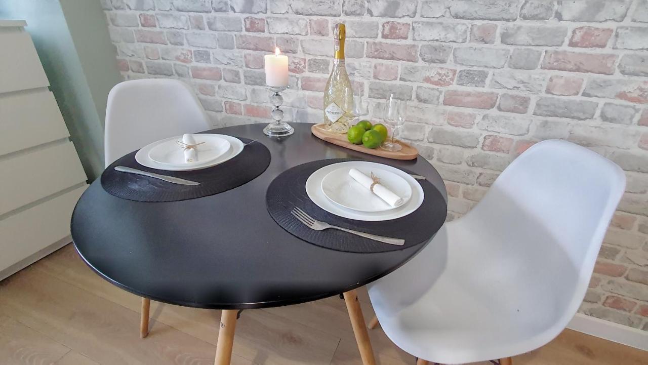 Holiday Home Slavia New 408 Z Sypialnia I Balkonem Przy Plazy ミエンジズドロイェ エクステリア 写真