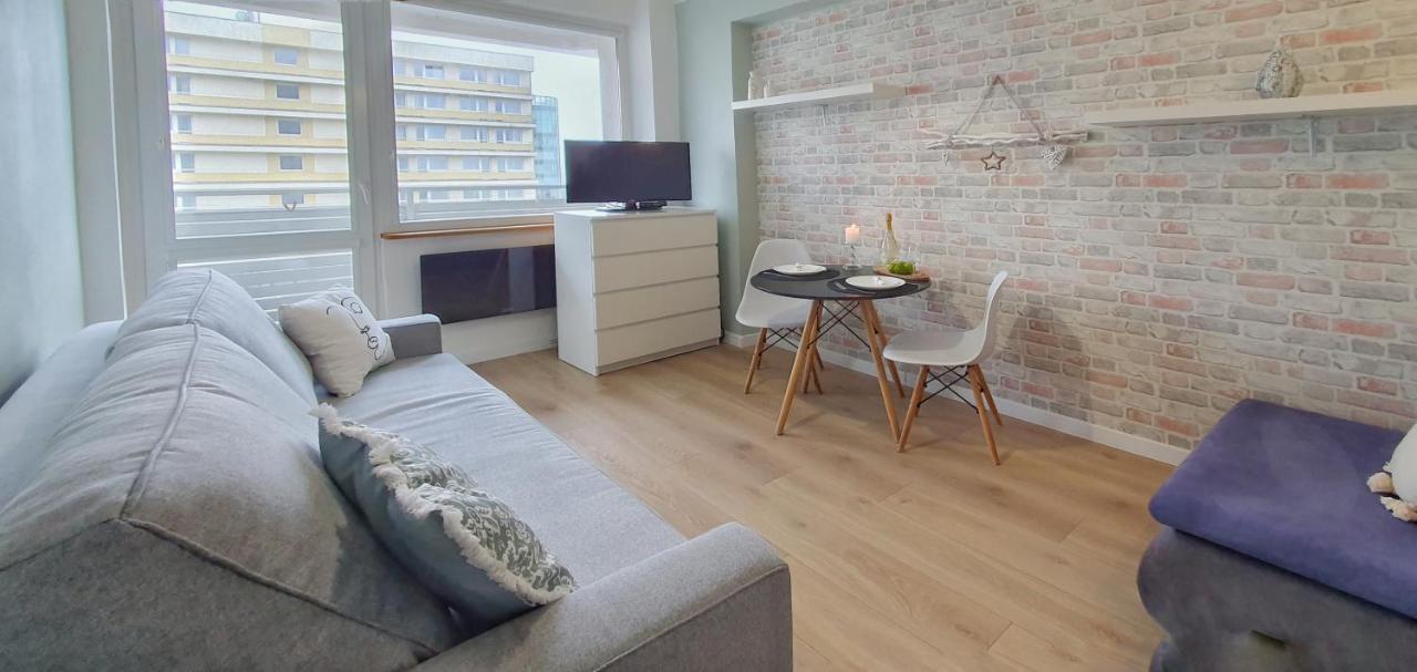 Holiday Home Slavia New 408 Z Sypialnia I Balkonem Przy Plazy ミエンジズドロイェ エクステリア 写真